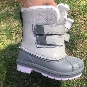 Cat and jack kids size 6 brand new with tags boots